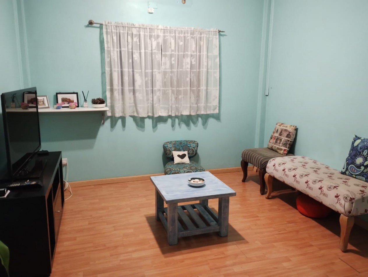 CASA DE 4 AMB. LOTE ESQUINA 300 M2.