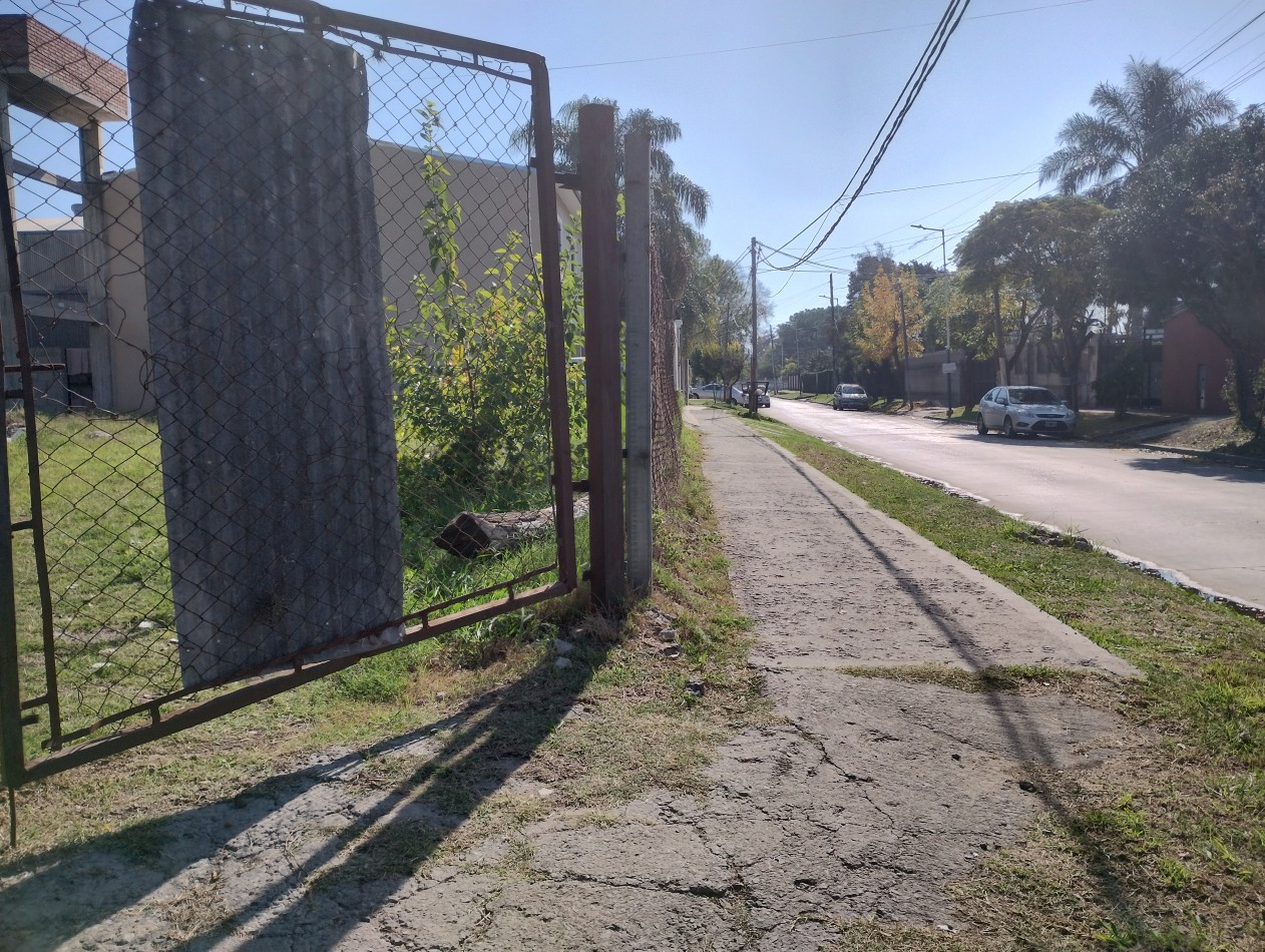 LOTE ESQUINA 900 M2 ( LOS POLVORINES)