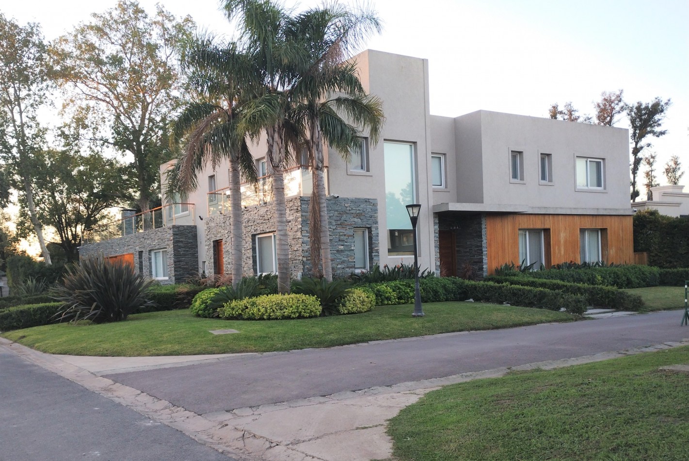 LOTE DE 553 M2. (BARRIO CERRADO MAGNA)