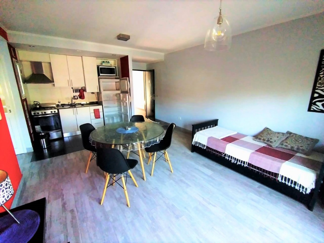 VILLA GESELL ( COSTA ATLANTICA) DEPTO. 2 AMB. AMOBLADO A NUEVO AV. 3 N° 2317 E/ PASEOS 123 Y 124