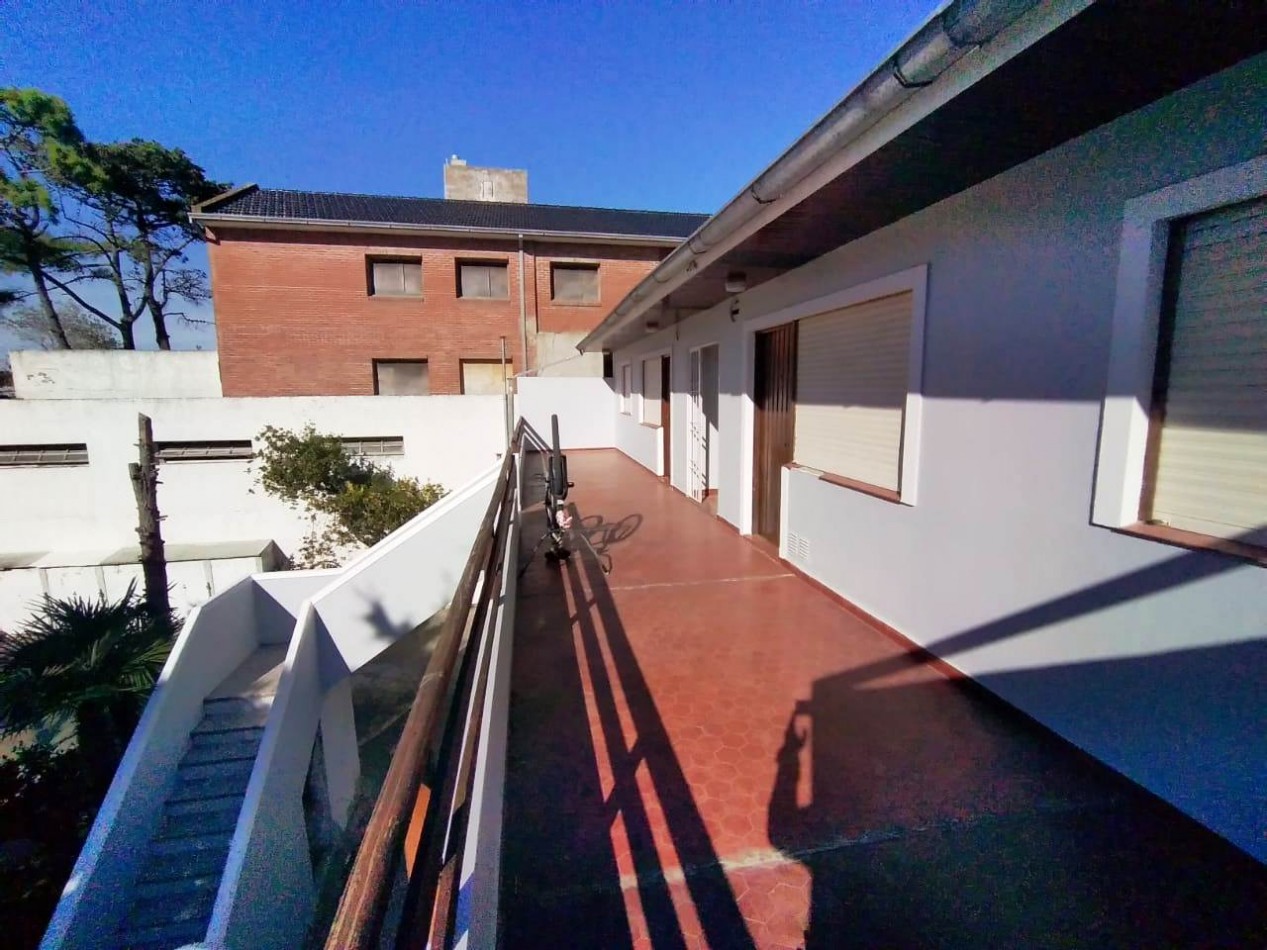 VILLA GESELL ( COSTA ATLANTICA) DEPTO. 2 AMB. AMOBLADO A NUEVO AV. 3 N° 2317 E/ PASEOS 123 Y 124
