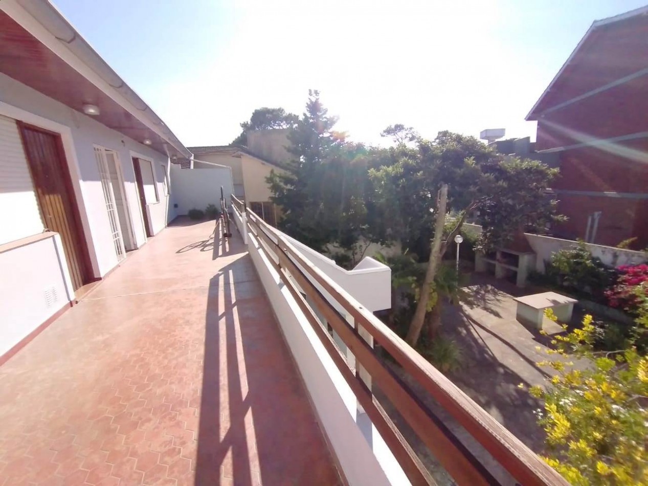 VILLA GESELL ( COSTA ATLANTICA) DEPTO. 2 AMB. AMOBLADO A NUEVO AV. 3 N° 2317 E/ PASEOS 123 Y 124