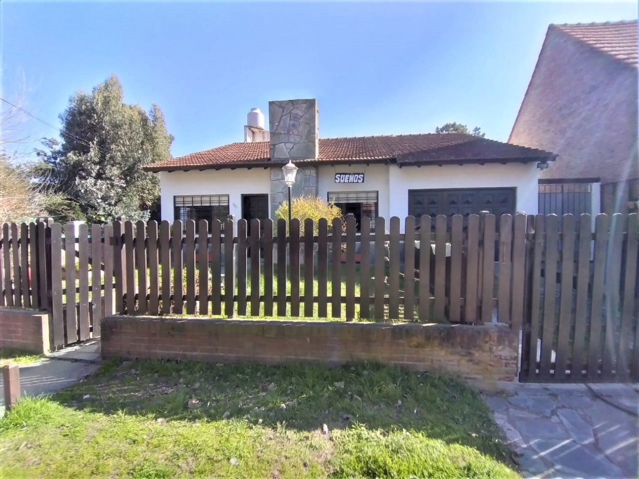 VILLA GESELL (COSTA ATLANTICA) CHALET 4 AMB. AMOBLADO + DEPTO. 2 AMB. A 500 M. DE PLAYA