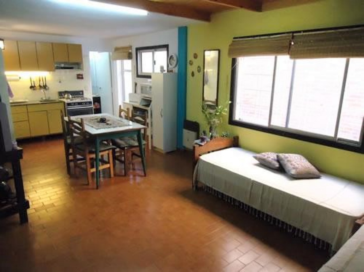 VILLA GESELL (COSTA ATLANTICA) CHALET 4 AMB. AMOBLADO + DEPTO. 2 AMB. A 500 M. DE PLAYA