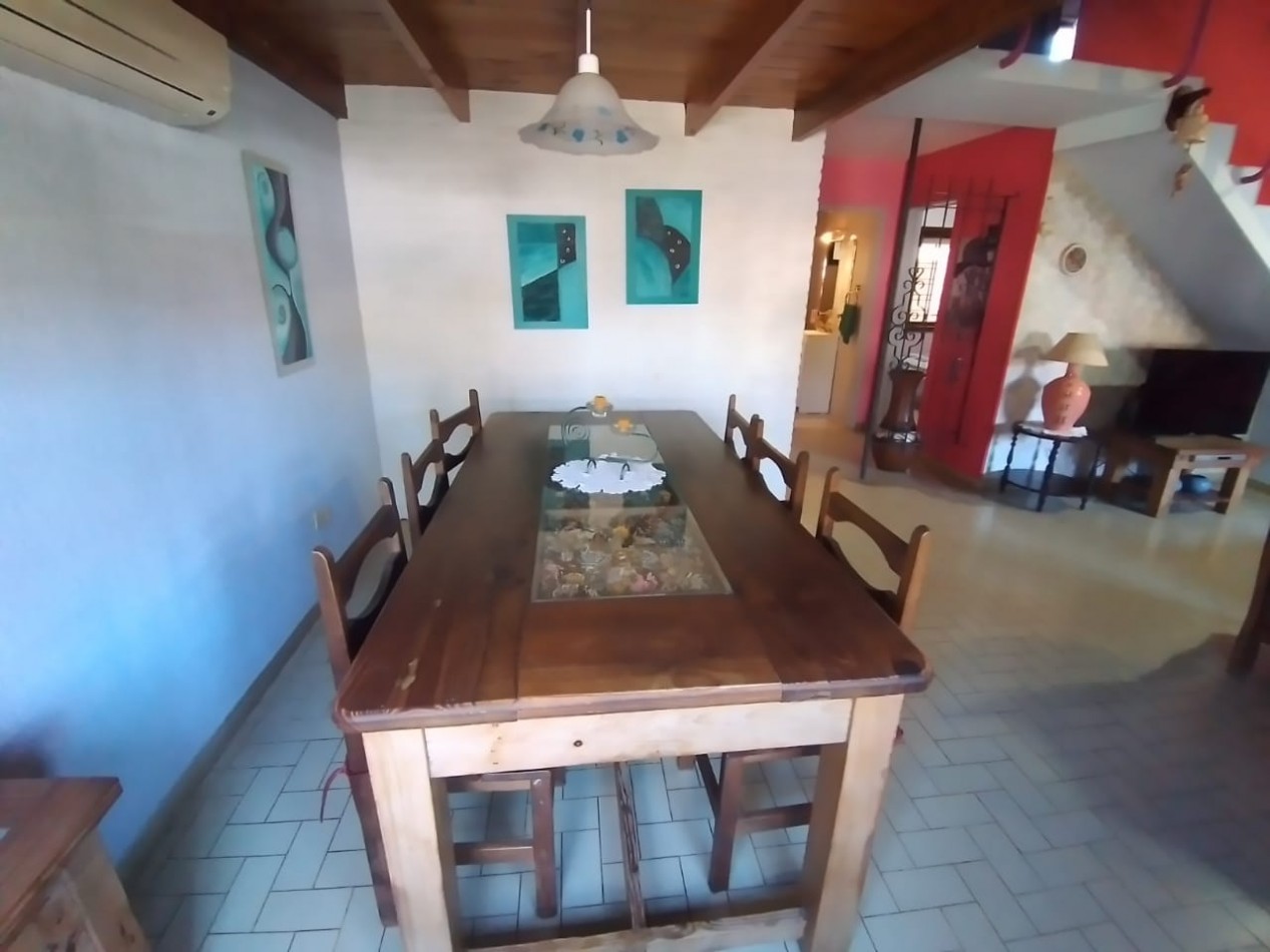 VILLA GESELL (COSTA ATLANTICA) CHALET 4 AMB. AMOBLADO + DEPTO. 2 AMB. A 500 M. DE PLAYA