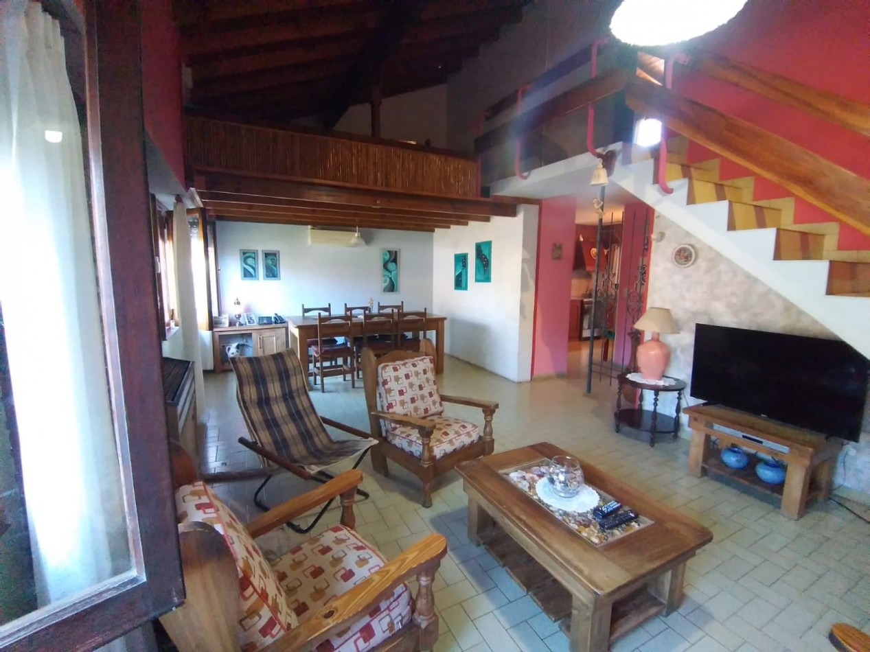 VILLA GESELL (COSTA ATLANTICA) CHALET 4 AMB. AMOBLADO + DEPTO. 2 AMB. A 500 M. DE PLAYA