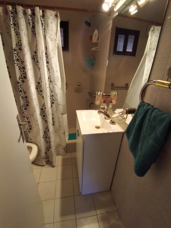 VILLA GESELL (COSTA ATLANTICA) CHALET 4 AMB. AMOBLADO + DEPTO. 2 AMB. A 500 M. DE PLAYA