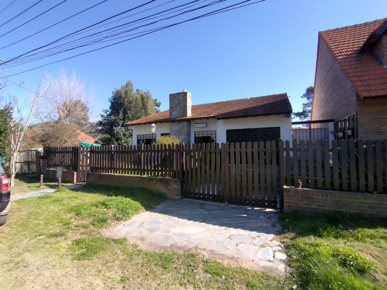 VILLA GESELL (COSTA ATLANTICA) CHALET 4 AMB. AMOBLADO + DEPTO. 2 AMB. A 500 M. DE PLAYA