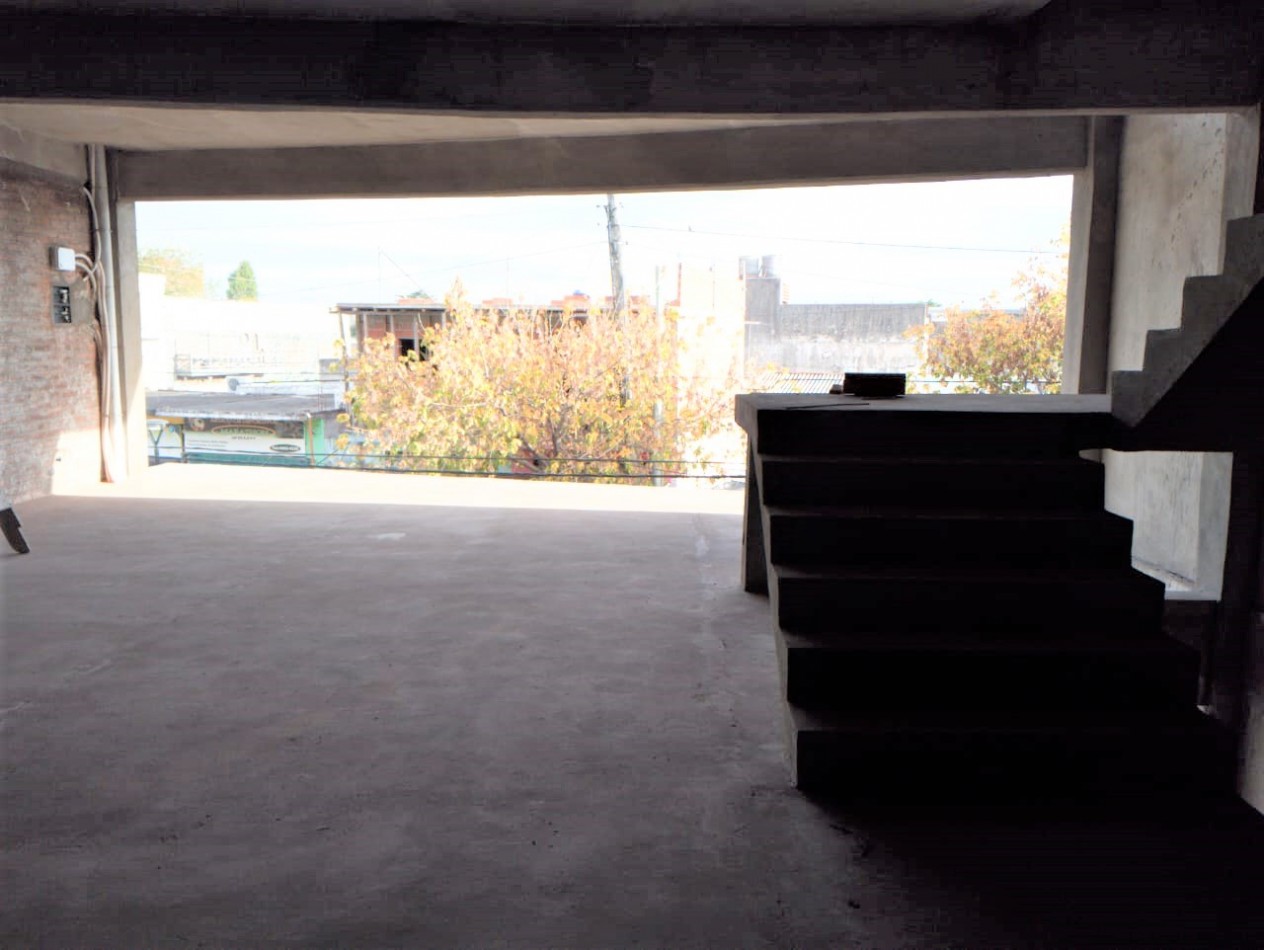 IMPONENTE PROPIEDAD LOSA 1300 M2. 3 PLANTAS C/ASCENSOR (CTRO. LOS POLVORINES)