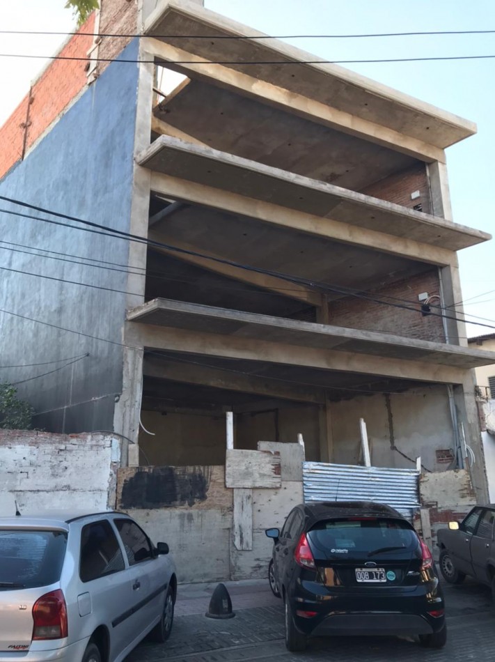 IMPONENTE PROPIEDAD LOSA 1300 M2. 3 PLANTAS C/ASCENSOR (CTRO. LOS POLVORINES)