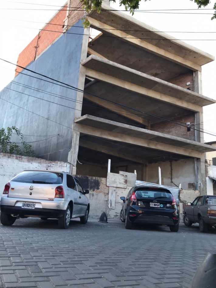 IMPONENTE PROPIEDAD LOSA 1300 M2. 3 PLANTAS C/ASCENSOR (CTRO. LOS POLVORINES)