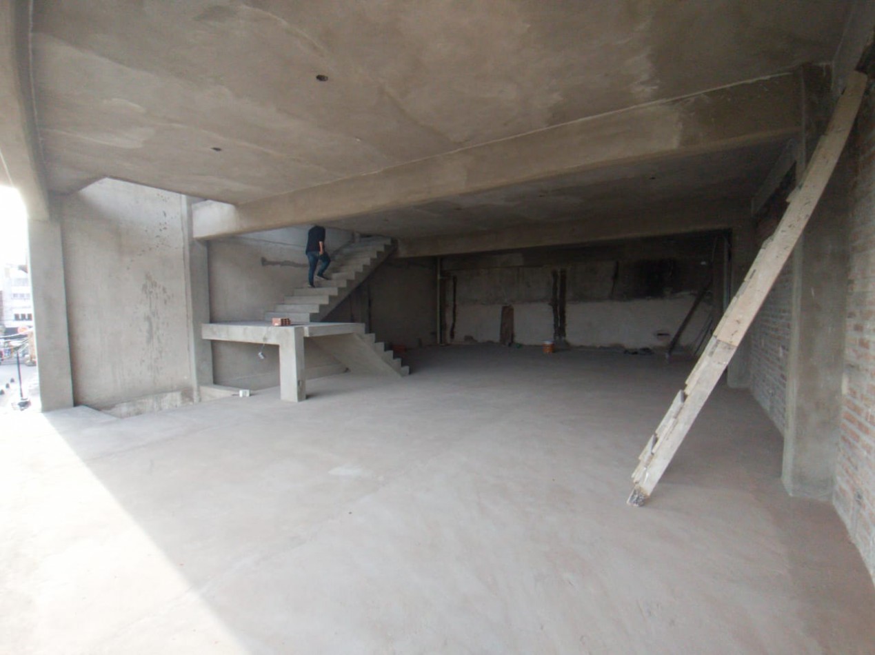 IMPONENTE PROPIEDAD LOSA 1300 M2. 3 PLANTAS C/ASCENSOR (CTRO. LOS POLVORINES)