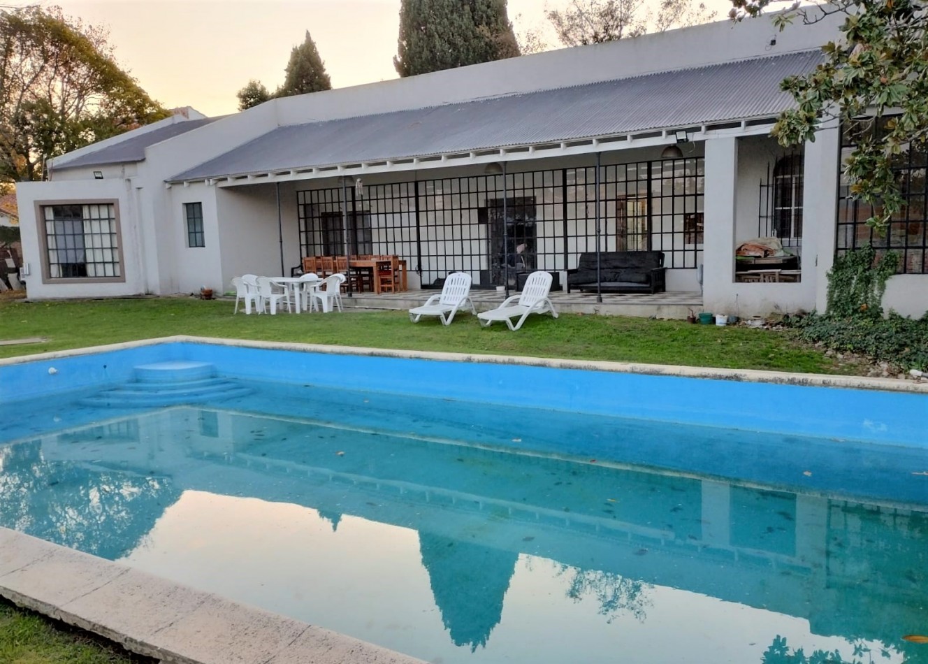 CASA QUINTA 5 AMB. 1.663 M2. C/PISCINA (DON TORCUATO)