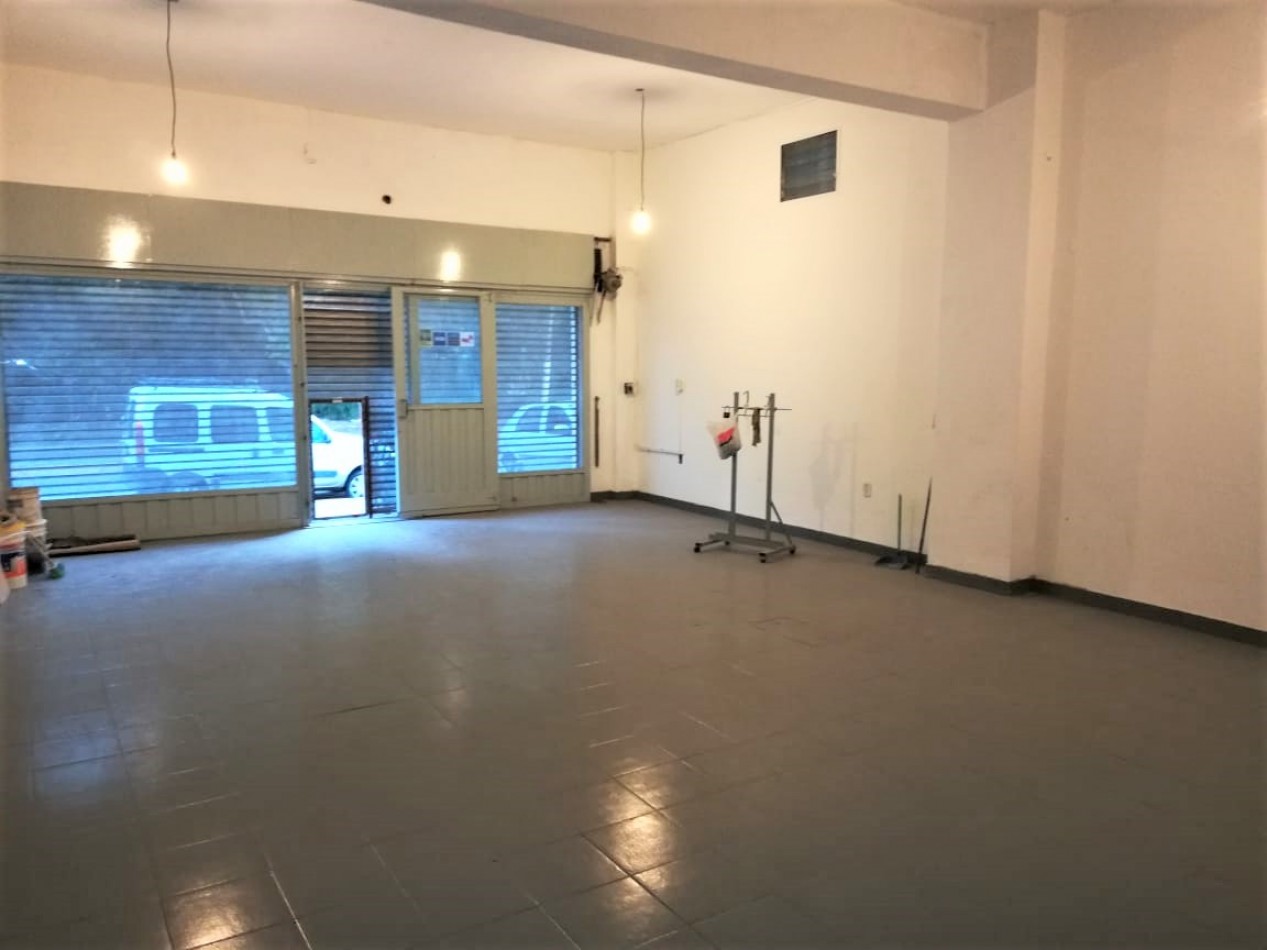 LOCAL 70 M2. S/ AV. PTE. J. D. PERON (INGRESO A LOS POLVORINES)