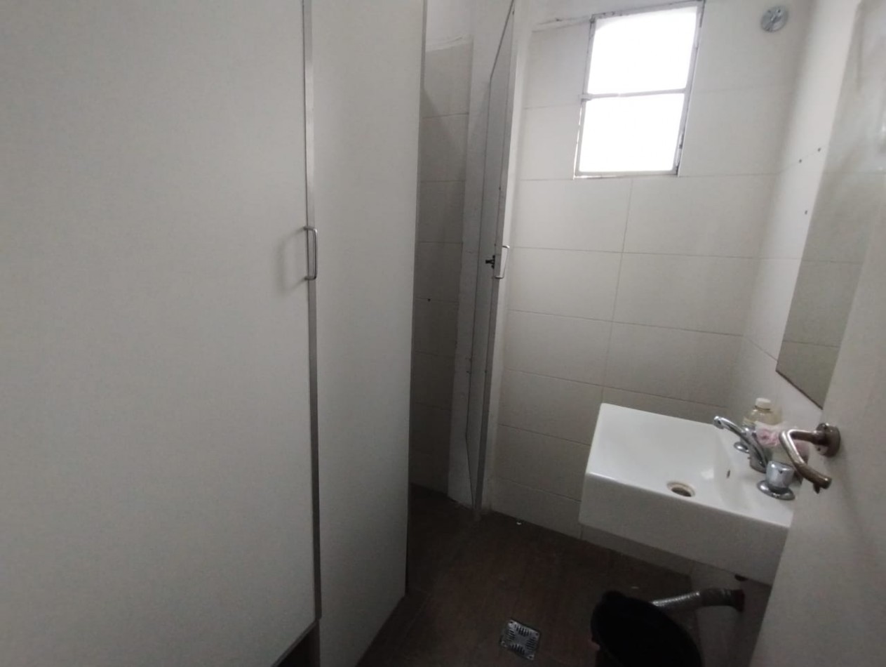 PREDIO UNICO!!! (SAN MIGUEL CTRO.) LOCAL 451 M2. CON DEPOSITO PLANTA ALTA 250 M2.