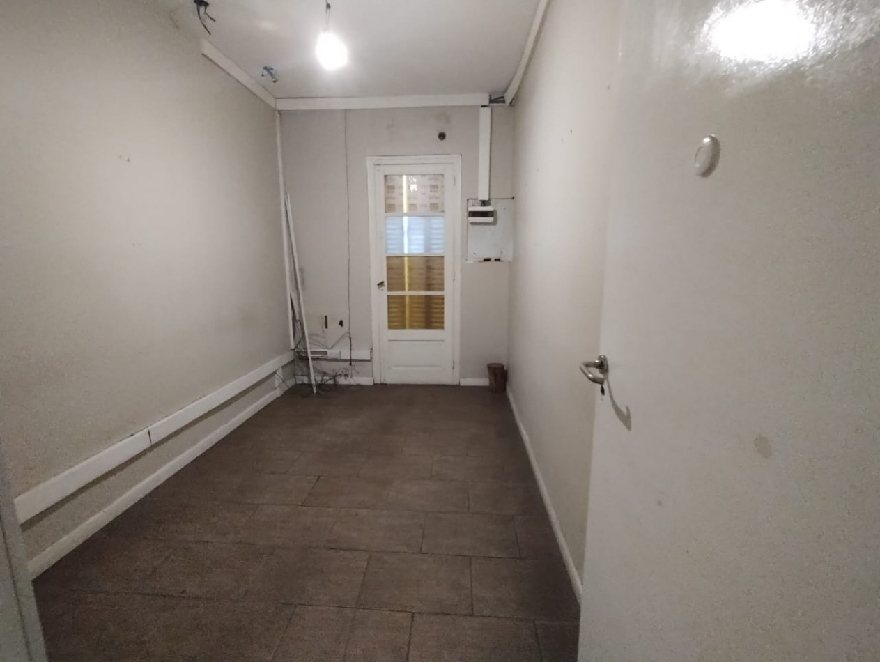 PREDIO UNICO!!! (SAN MIGUEL CTRO.) LOCAL 451 M2. CON DEPOSITO PLANTA ALTA 250 M2.