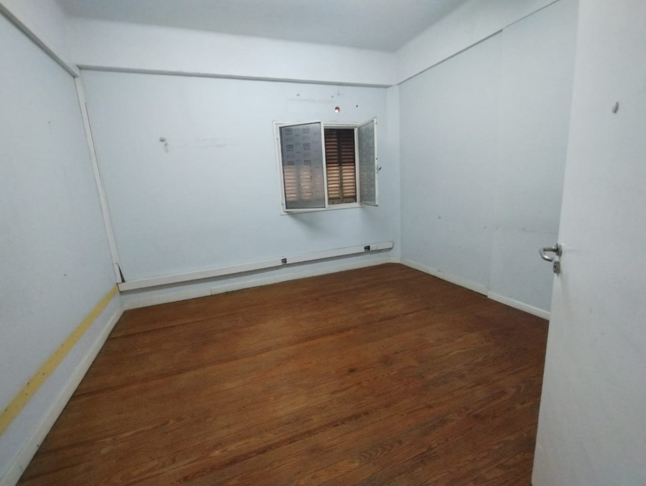 PREDIO UNICO!!! (SAN MIGUEL CTRO.) LOCAL 451 M2. CON DEPOSITO PLANTA ALTA 250 M2.
