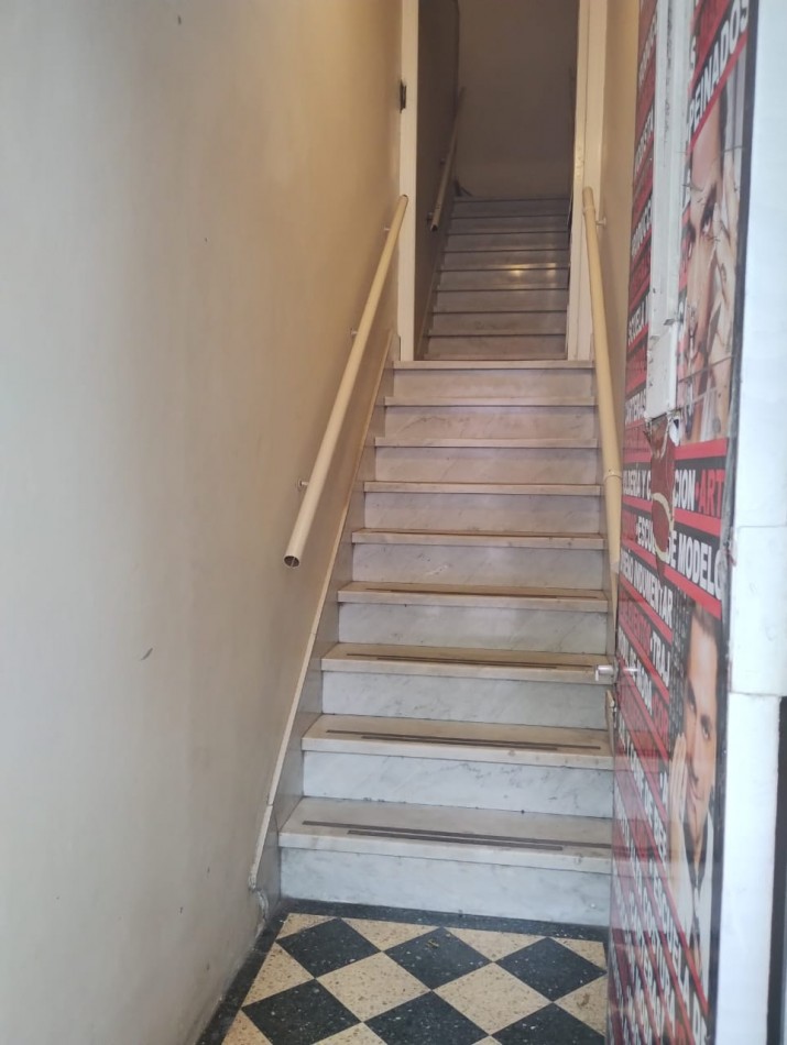 PREDIO UNICO!!! (SAN MIGUEL CTRO.) LOCAL 451 M2. CON DEPOSITO PLANTA ALTA 250 M2.