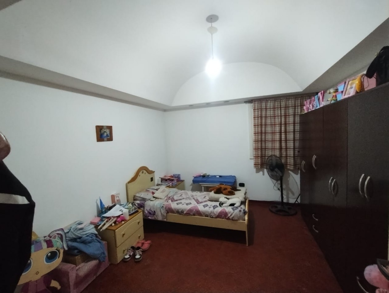 CASA QUINTA 4 AMB. LOTE 1.200 M.