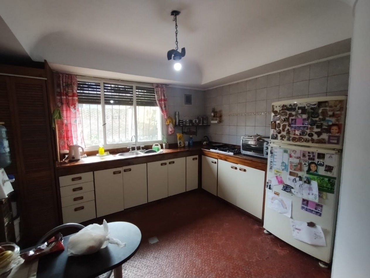 CASA QUINTA 4 AMB. LOTE 1.200 M.
