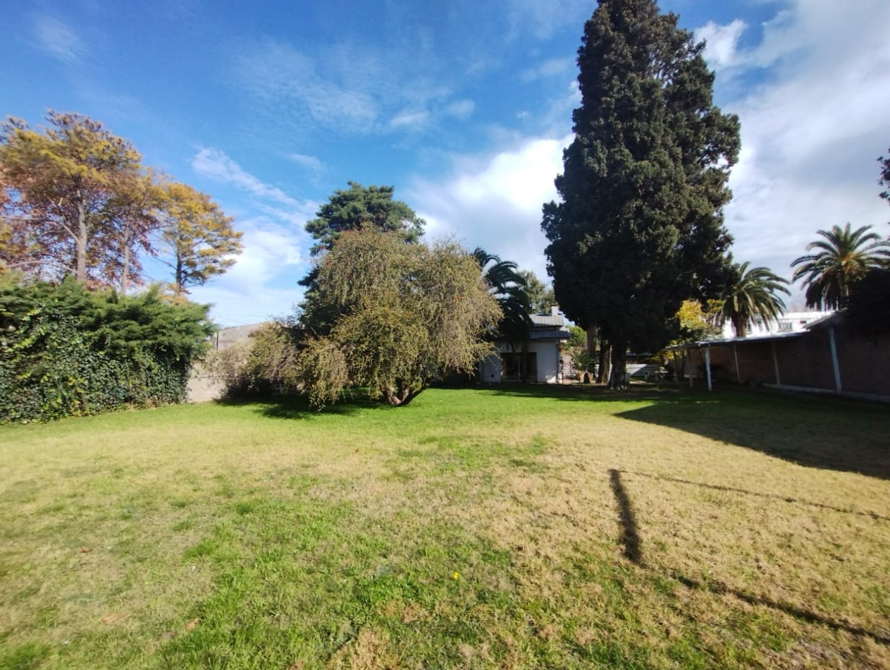 CASA QUINTA 4 AMB. LOTE 1.200 M.