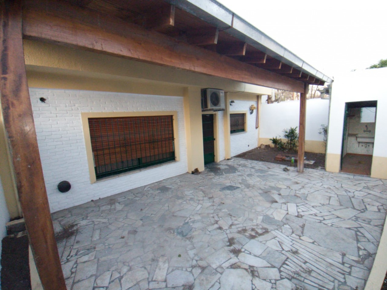 CHALET 3 AMB. GARAGE 2 VEHICULOS/ PATIO