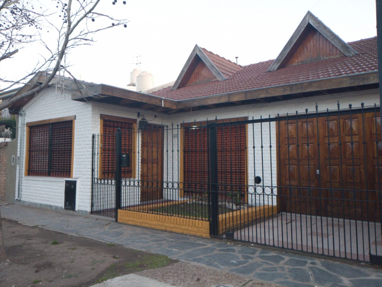 CHALET 3 AMB. GARAGE 2 VEHICULOS/ PATIO