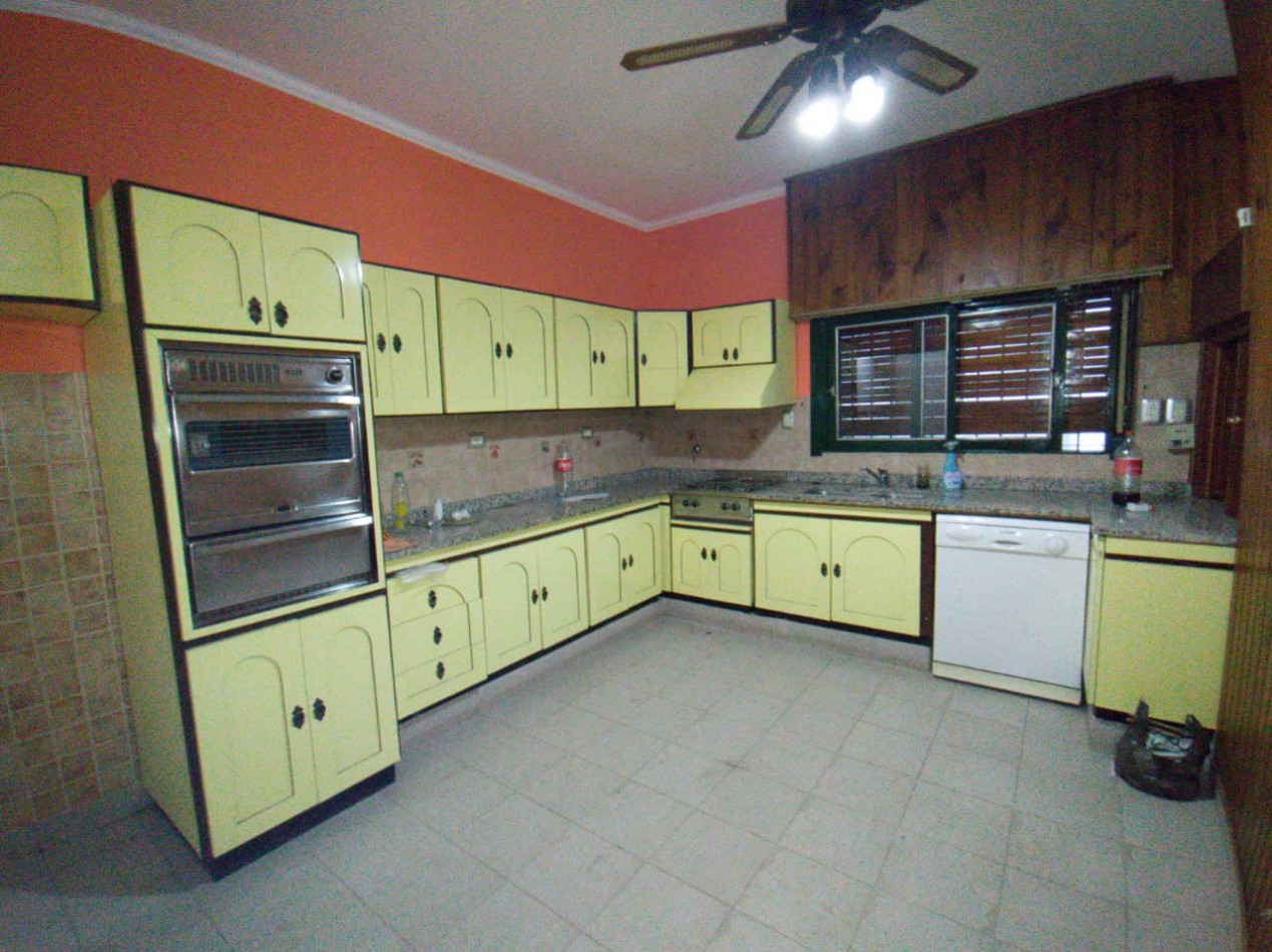 CHALET 3 AMB. GARAGE 2 VEHICULOS/ PATIO
