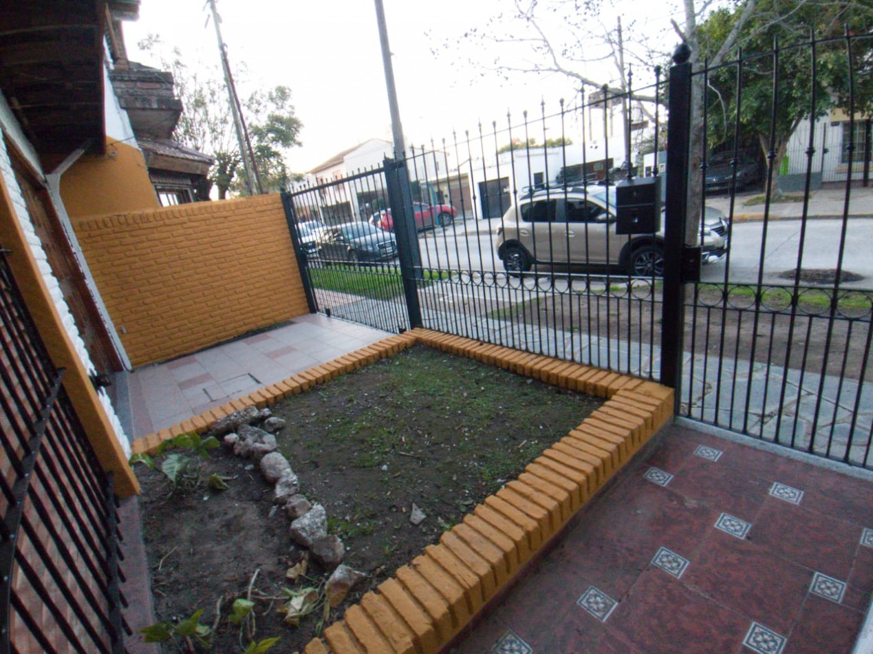 CHALET 3 AMB. GARAGE 2 VEHICULOS/ PATIO
