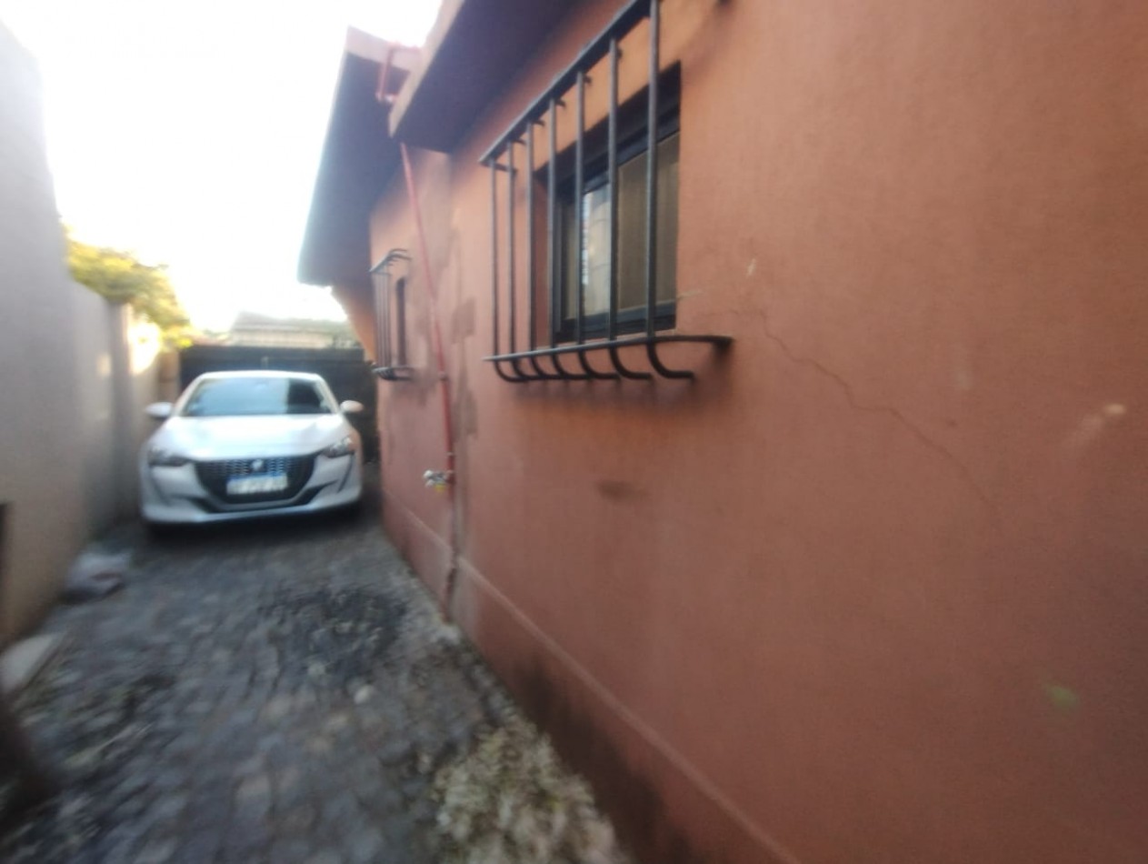 CASA 4 AMB. JARDIN Y COCHERA ( DON TORCUATO)