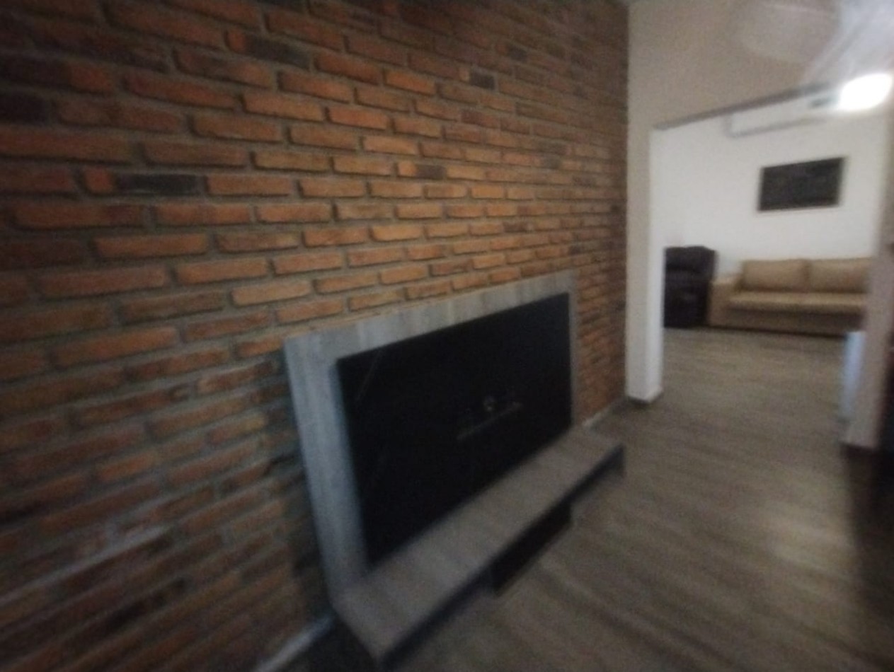 CASA 4 AMB. JARDIN Y COCHERA ( DON TORCUATO)