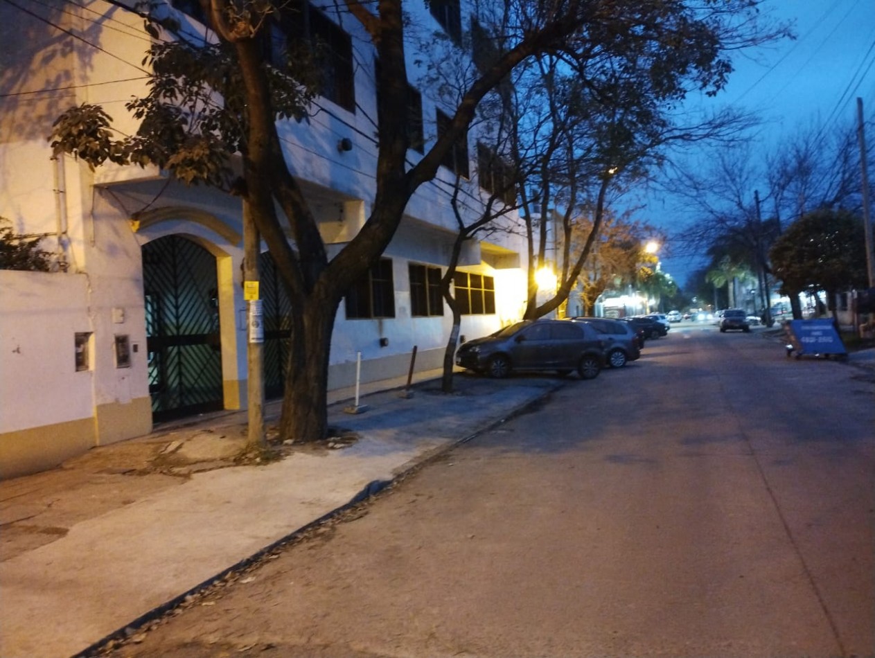 CASA 4 AMB. JARDIN Y COCHERA ( DON TORCUATO)