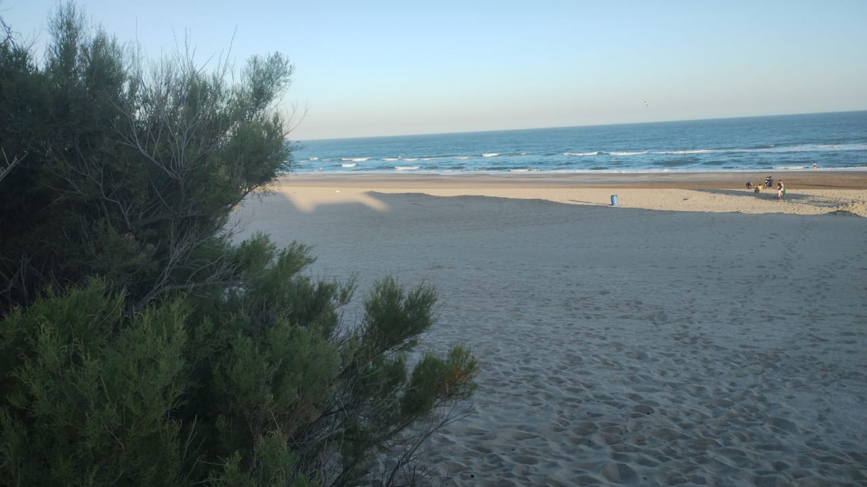 VACACIONES!!! EN VILLA GESELL DEPTO. 3 AMB. AMPLIOS