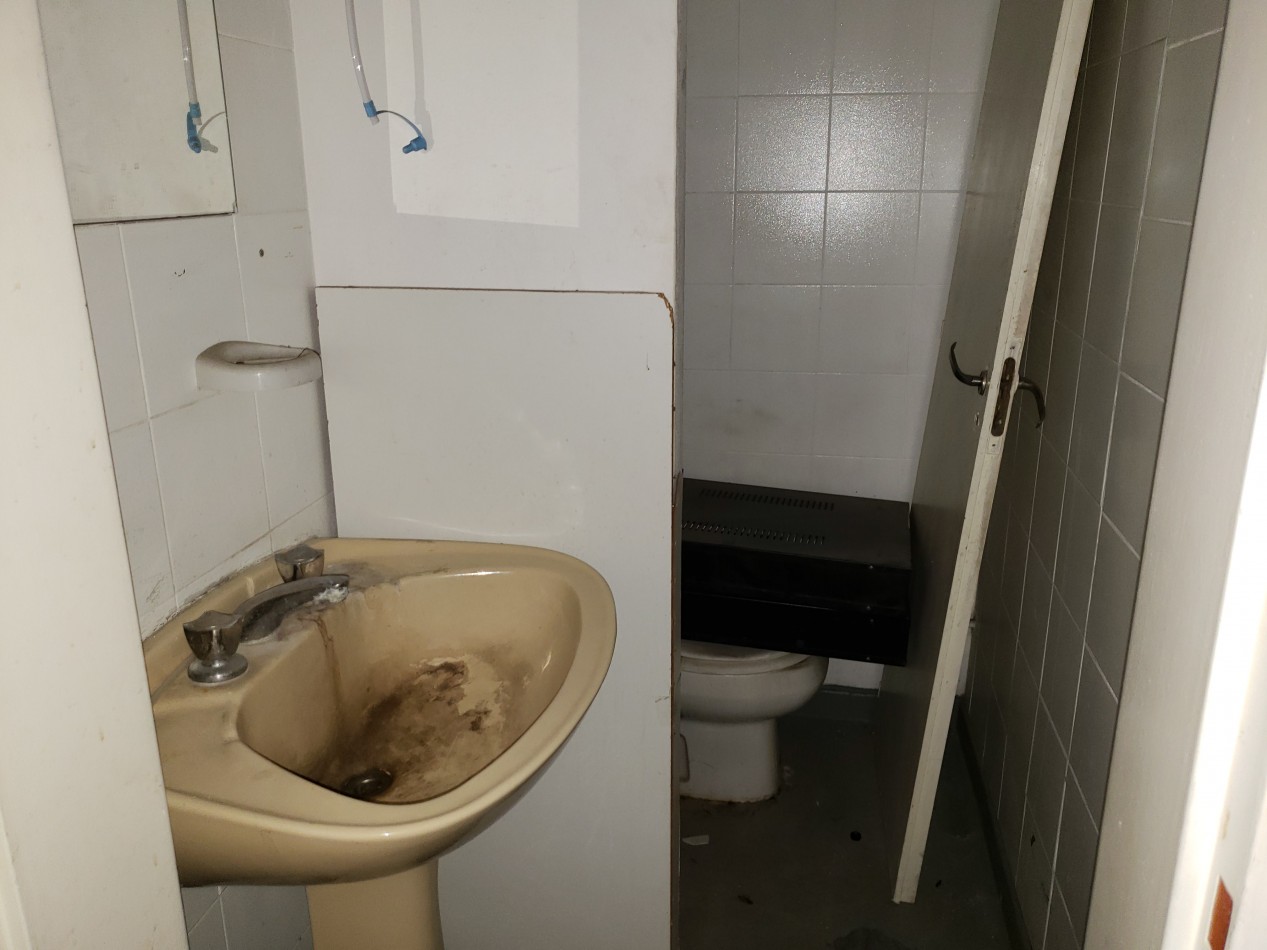 LOCAL 100 M2 (CTRO. SAN MIGUEL) FTE. A LA PLAZA