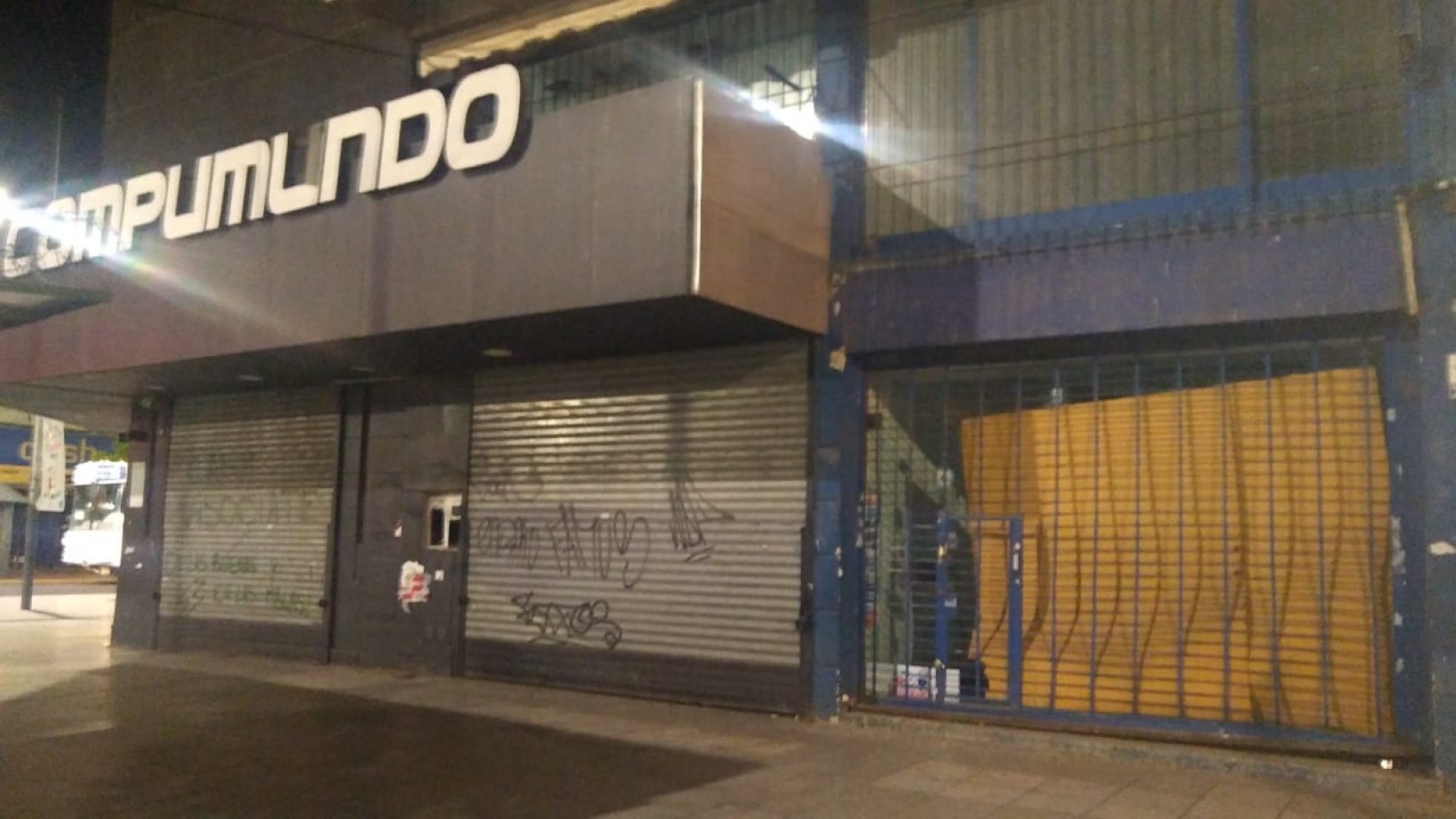 LOCAL 100 M2 (CTRO. SAN MIGUEL) FTE. A LA PLAZA