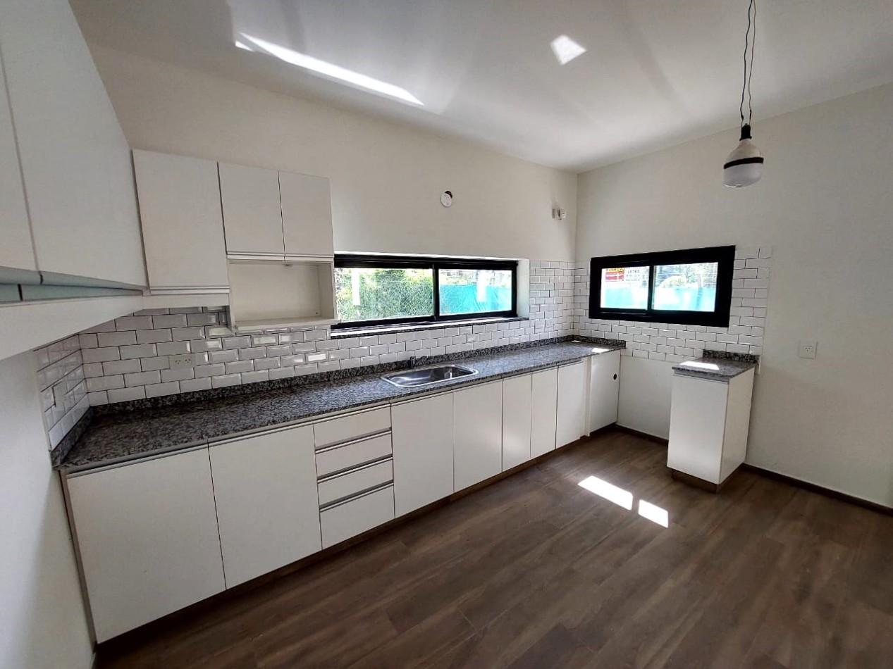 EXCELENTE CASA 3 AMBIENTES A ESTRENAR