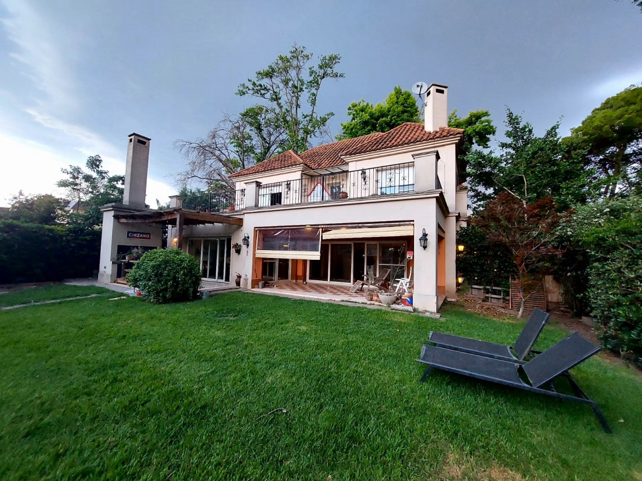 ESPECTACULAR CASA C/ PILETA COUNTRY SAN CARLOS