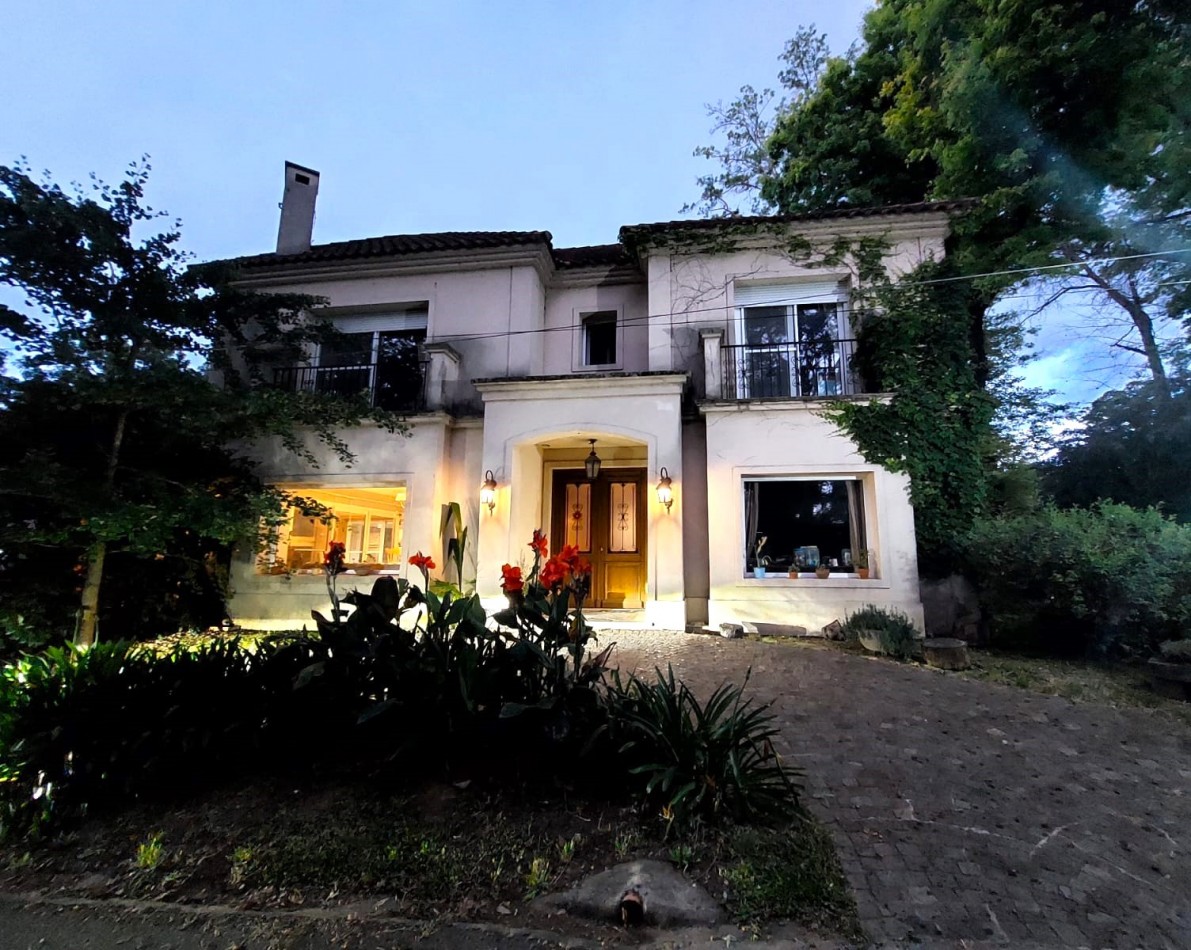 ESPECTACULAR CASA C/ PILETA COUNTRY SAN CARLOS