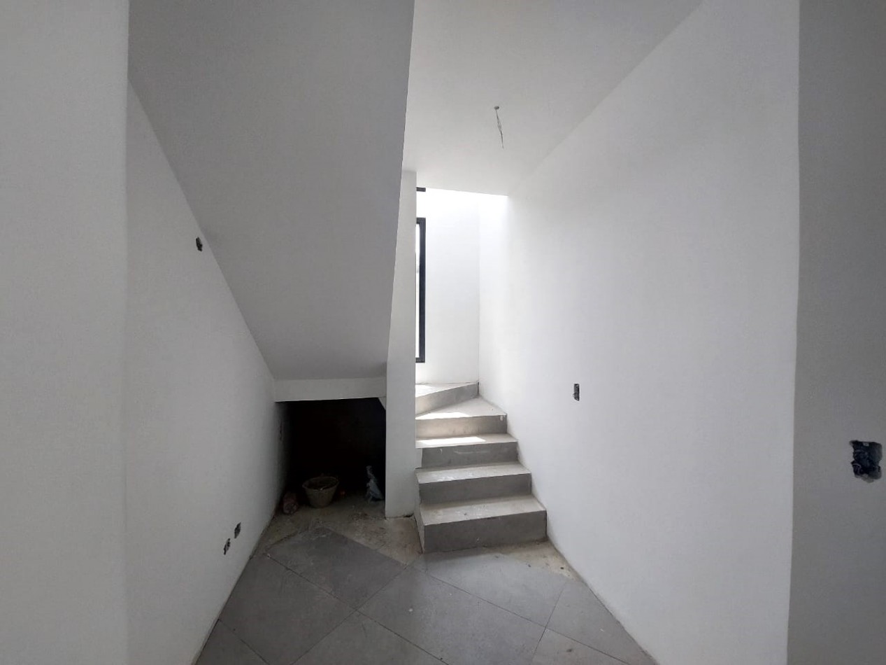 CASA 4 AMB. DOS PLANTAS EN CONSTRUCCION (BARRIO CERRADO MAGNA)