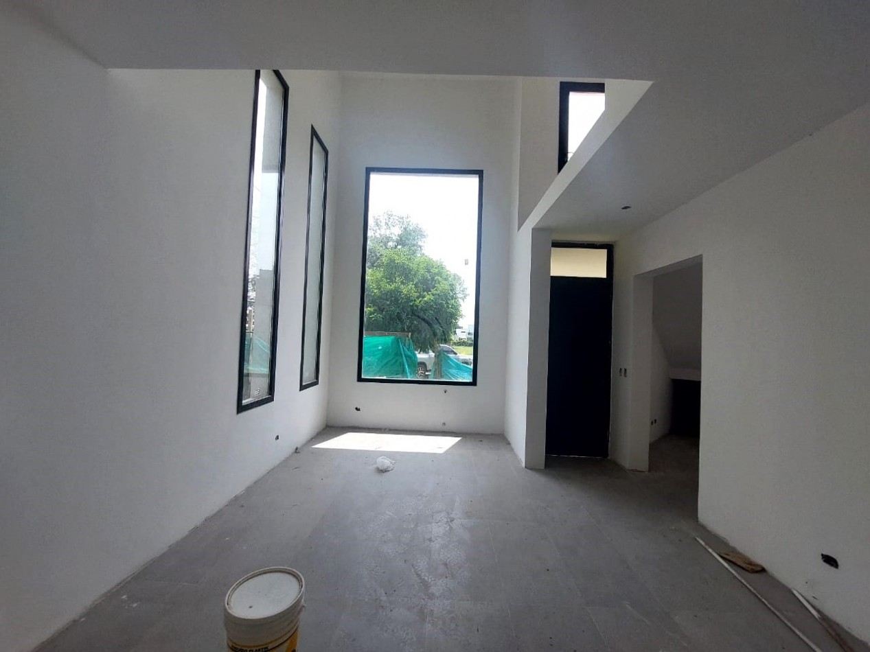 CASA 4 AMB. DOS PLANTAS EN CONSTRUCCION (BARRIO CERRADO MAGNA)