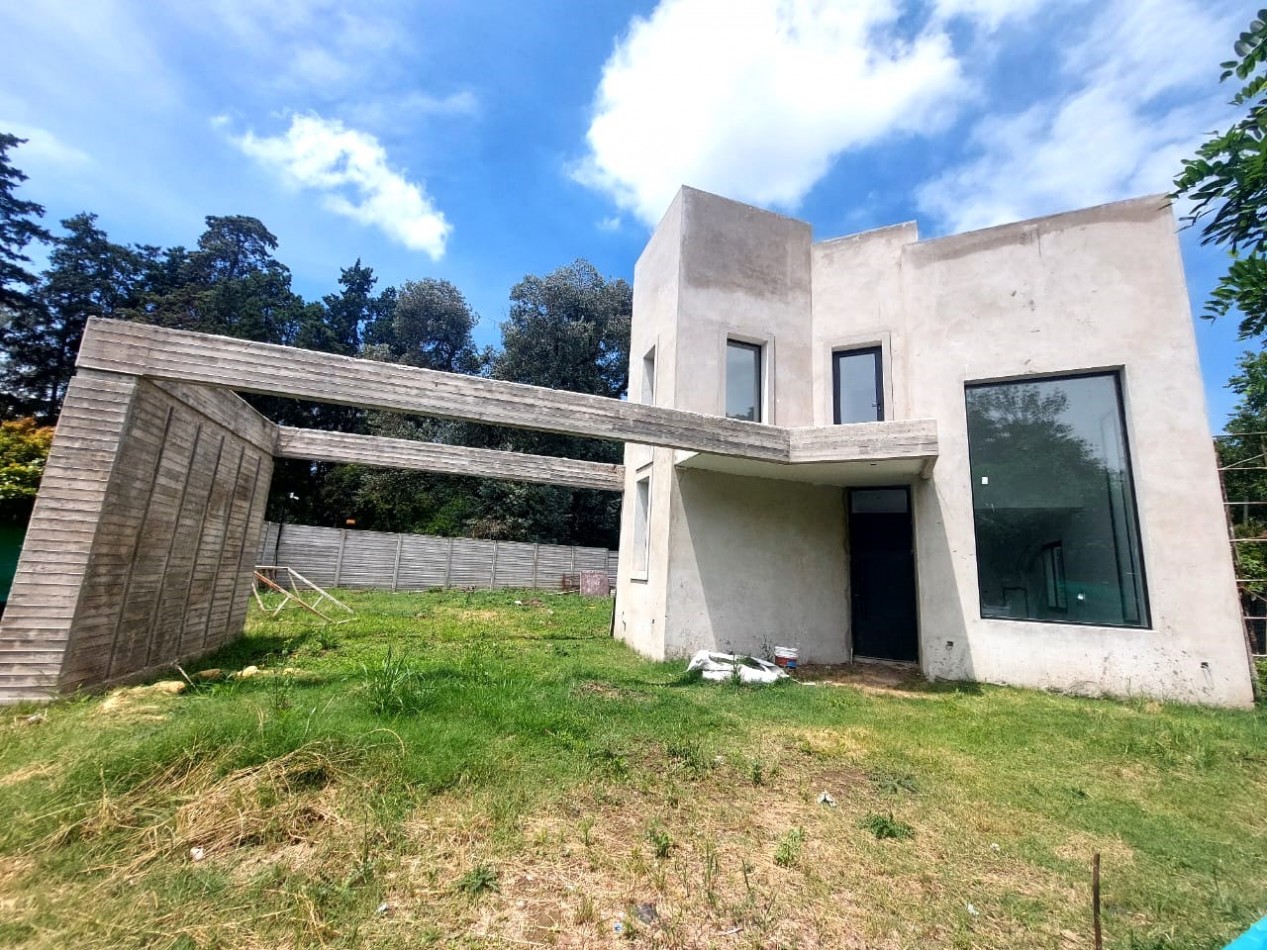 CASA 4 AMB. DOS PLANTAS EN CONSTRUCCION (BARRIO CERRADO MAGNA)