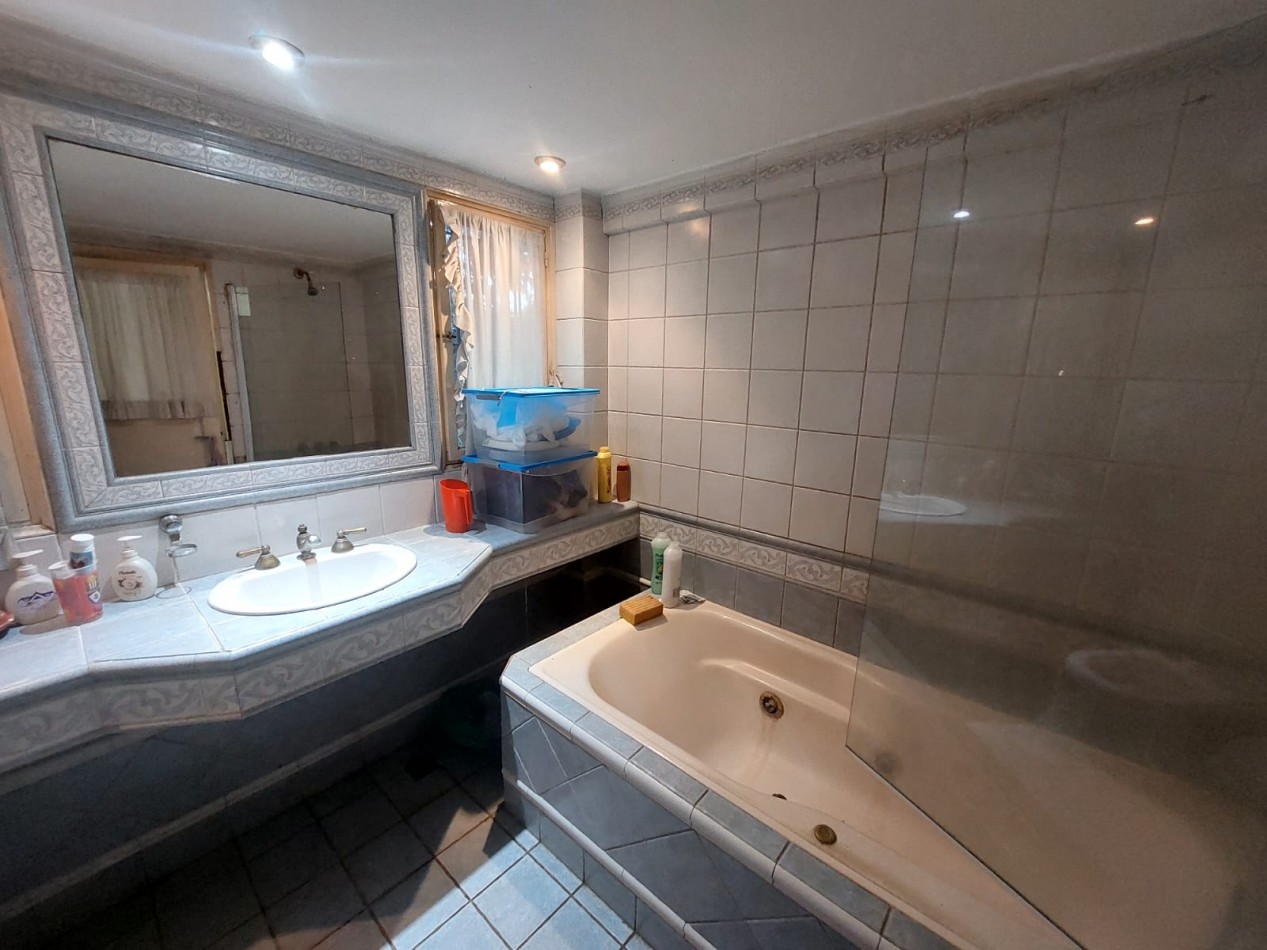 CASA 3 AMB. C/ GRAN PISCINA Y PARQUE DE 2200 M2.