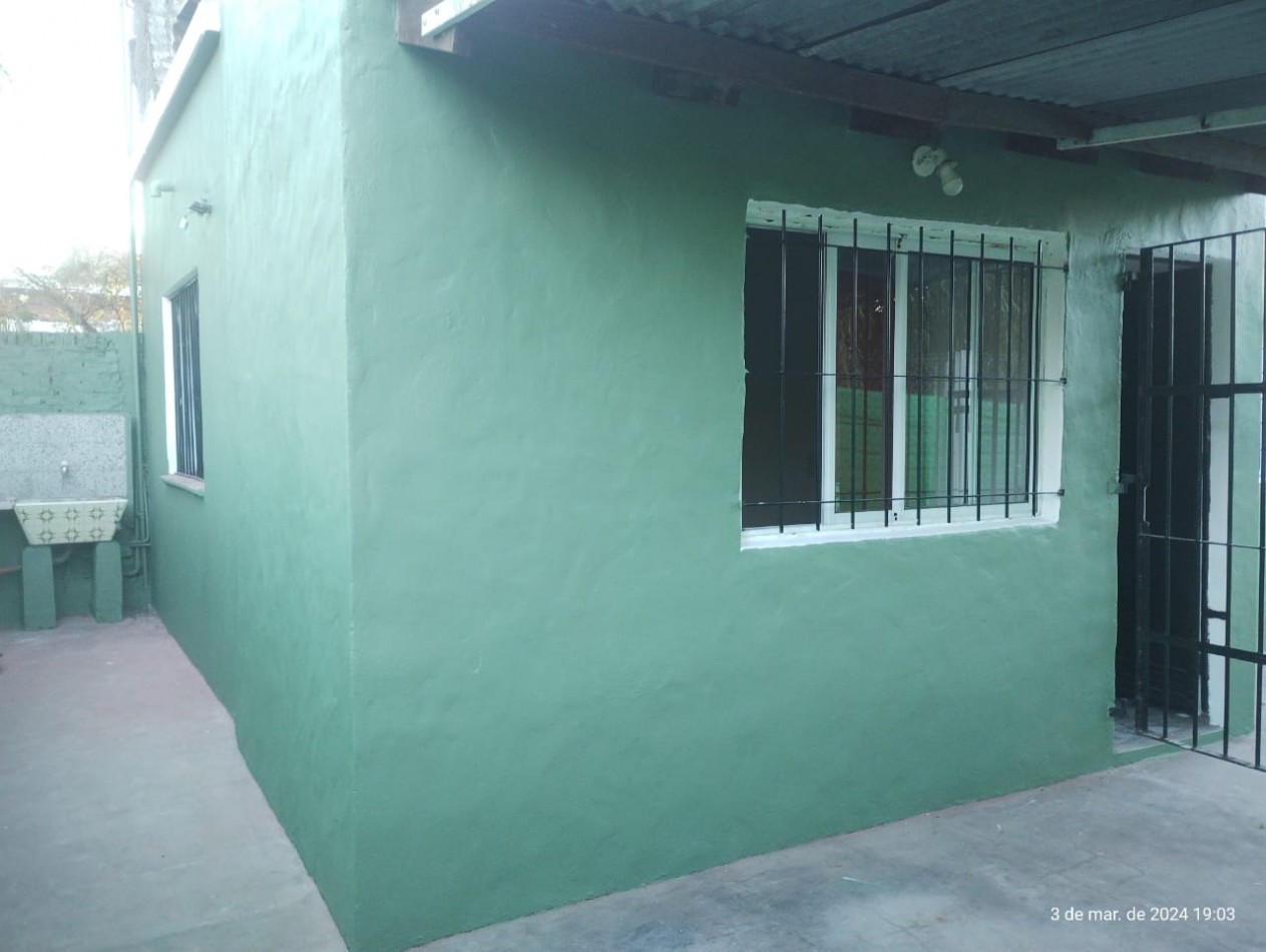 CASA AMERICANA 3 AMB. C/JARDIN Y COCHERA