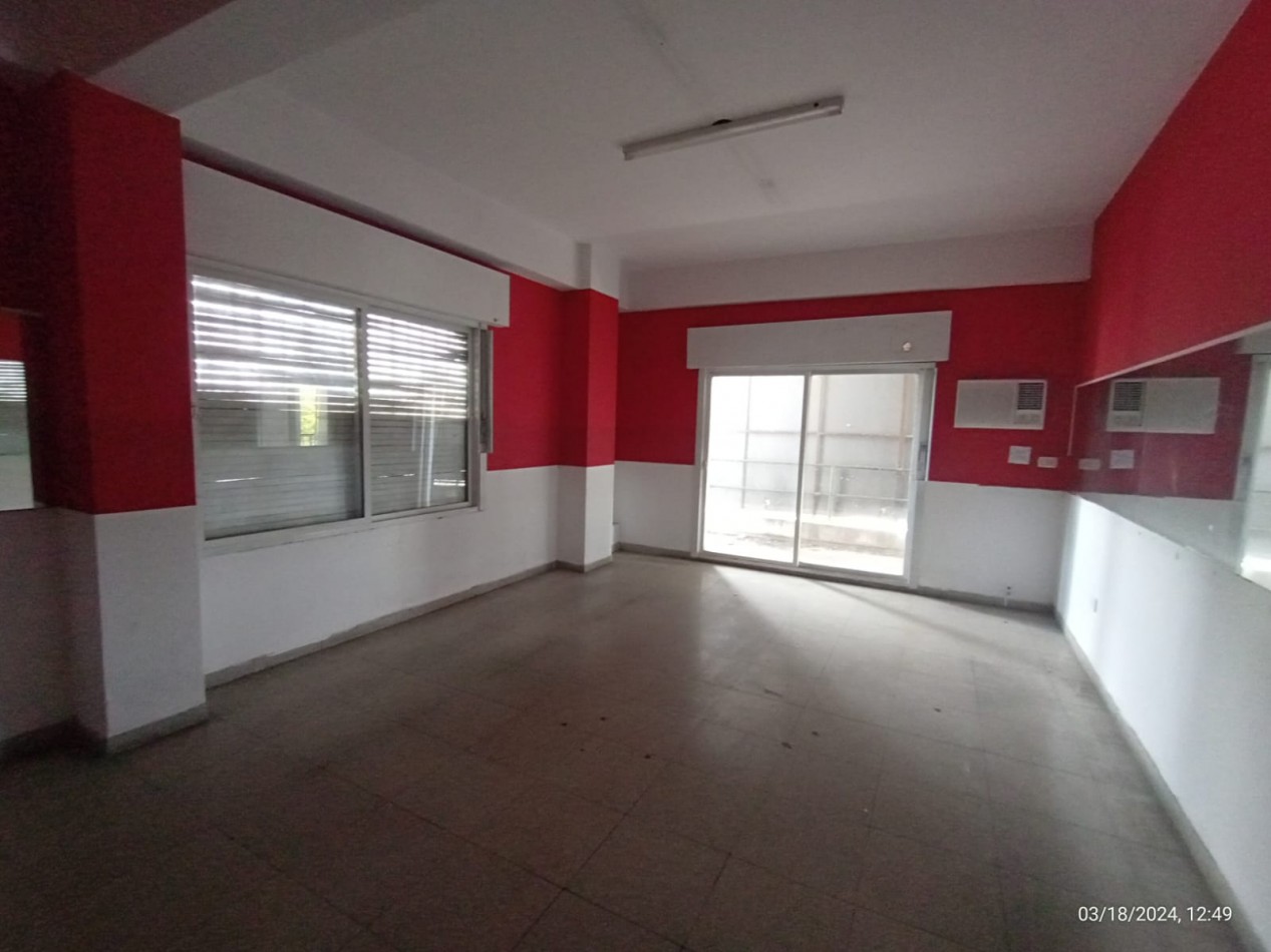 IMPORTANTE SEMIPISO 350 M2. AV. PTE. PERON FTE. A LA PLAZA SAN MIGUEL