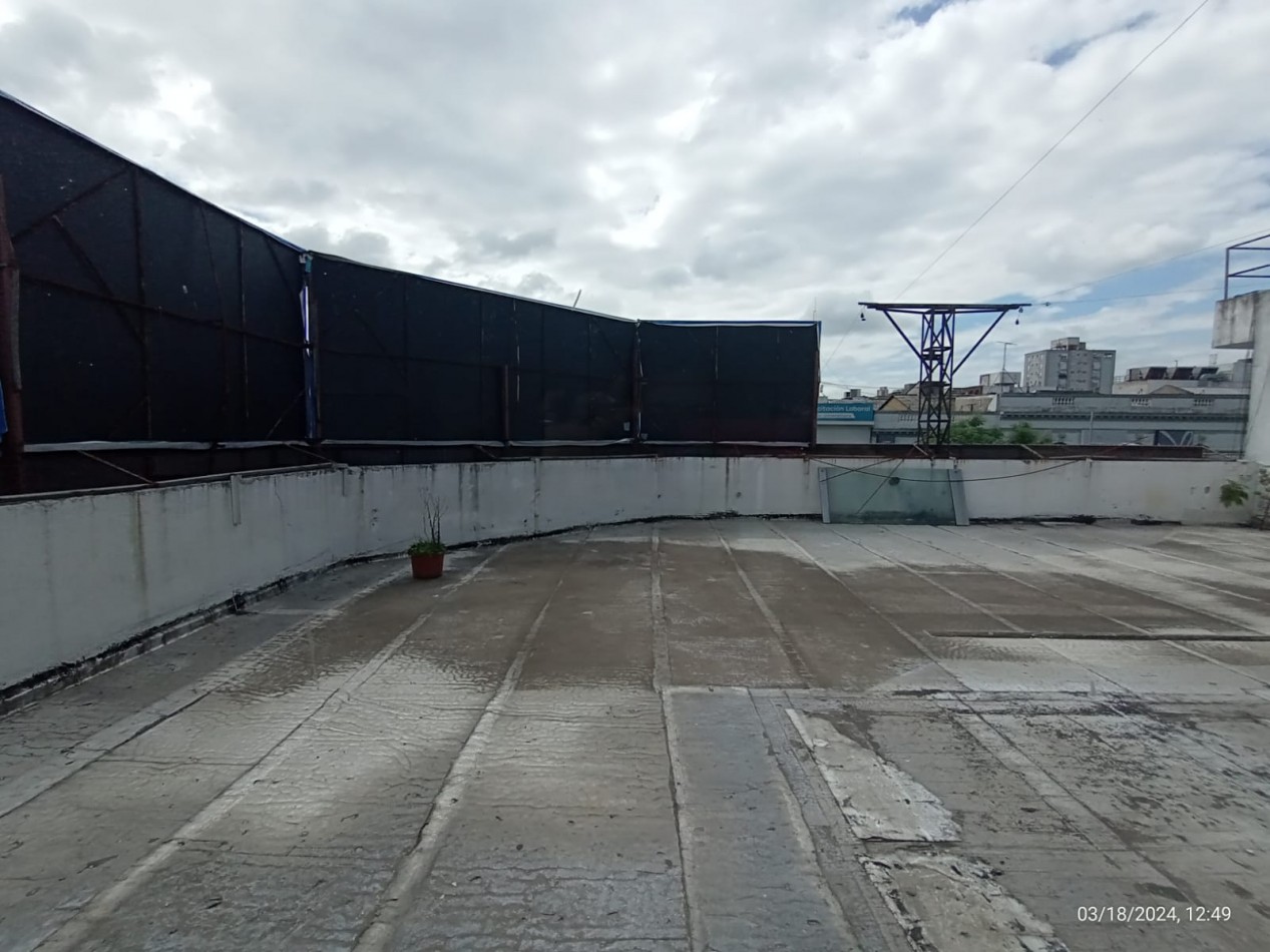 IMPORTANTE SEMIPISO 350 M2. AV. PTE. PERON FTE. A LA PLAZA SAN MIGUEL