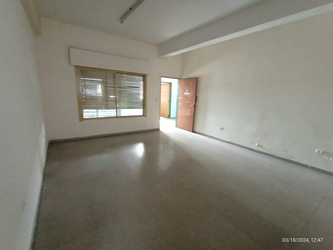 IMPORTANTE SEMIPISO 350 M2. AV. PTE. PERON FTE. A LA PLAZA SAN MIGUEL