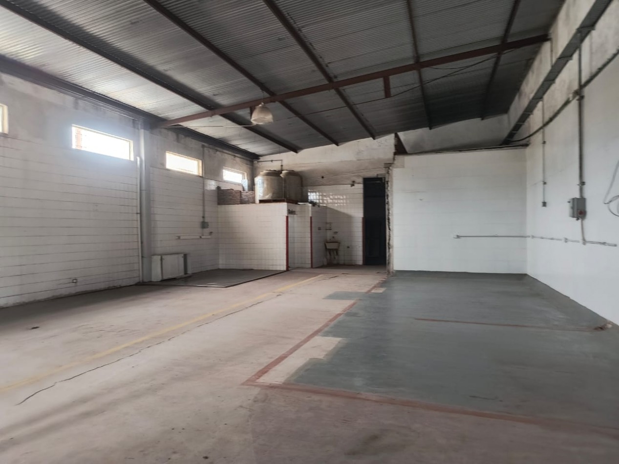 GALPON 290 M2. VILLA DE MAYO