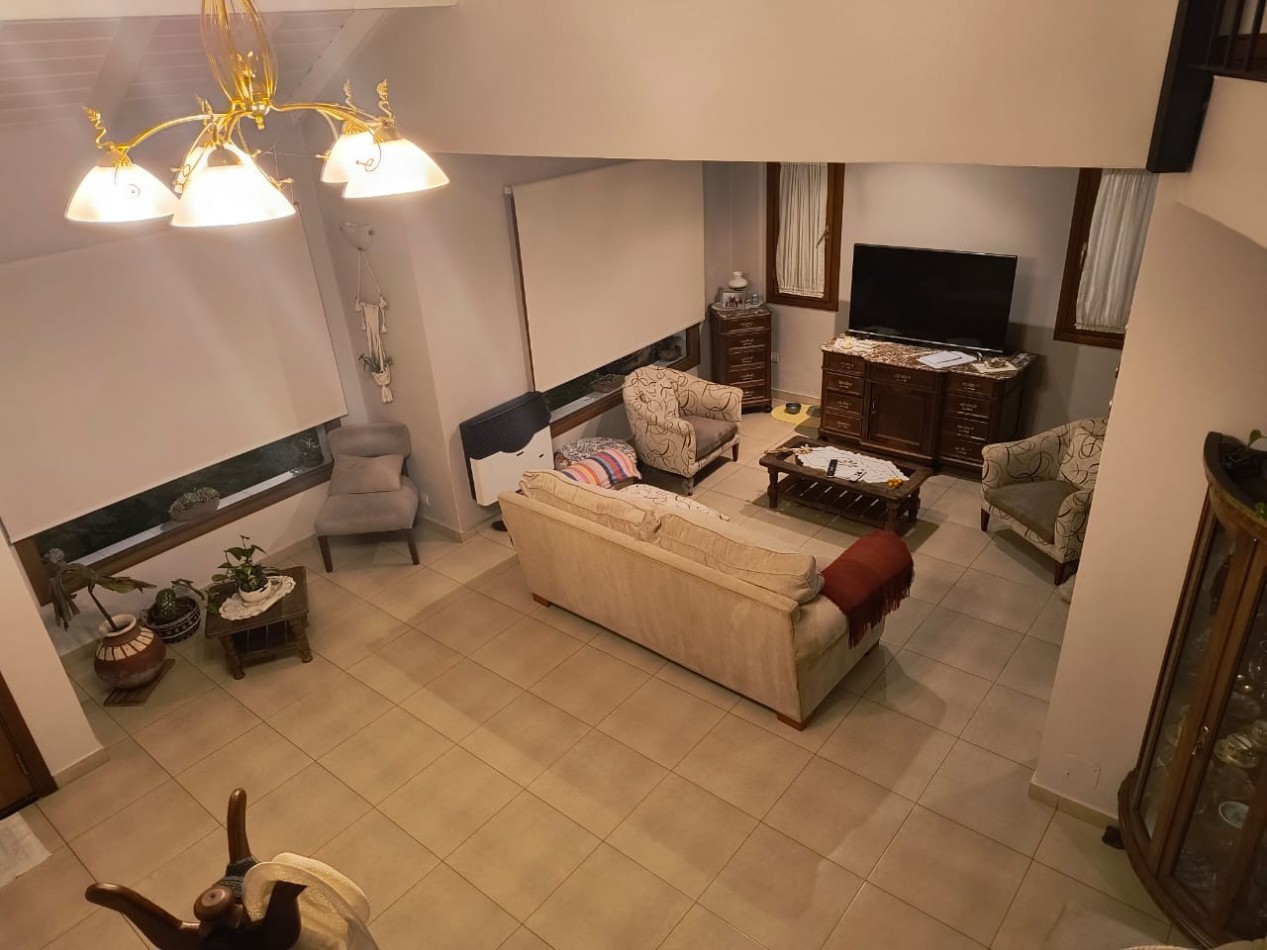 CASA 4 AMB. C/PISCINA Y PARQUE (COUNTRY CLUB ARANJUEZ) ESCOBAR