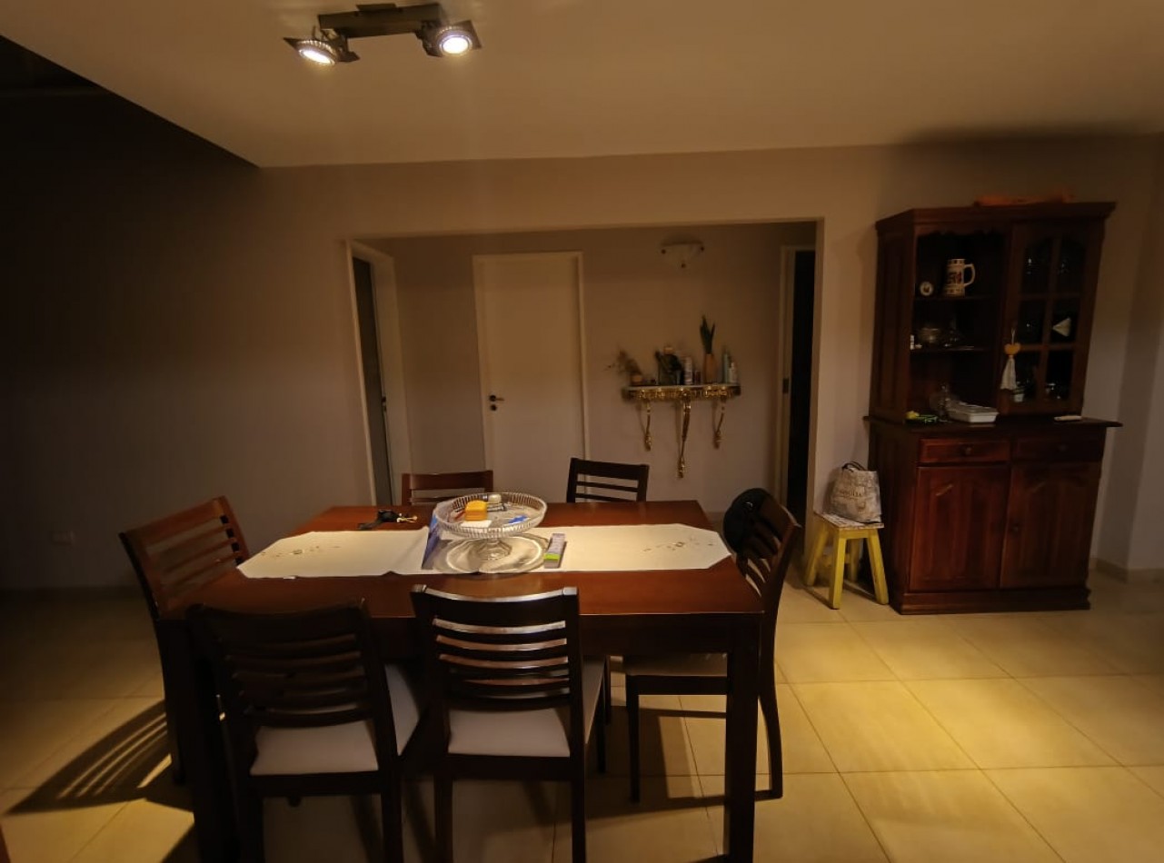 CASA 4 AMB. C/PISCINA Y PARQUE (COUNTRY CLUB ARANJUEZ) ESCOBAR