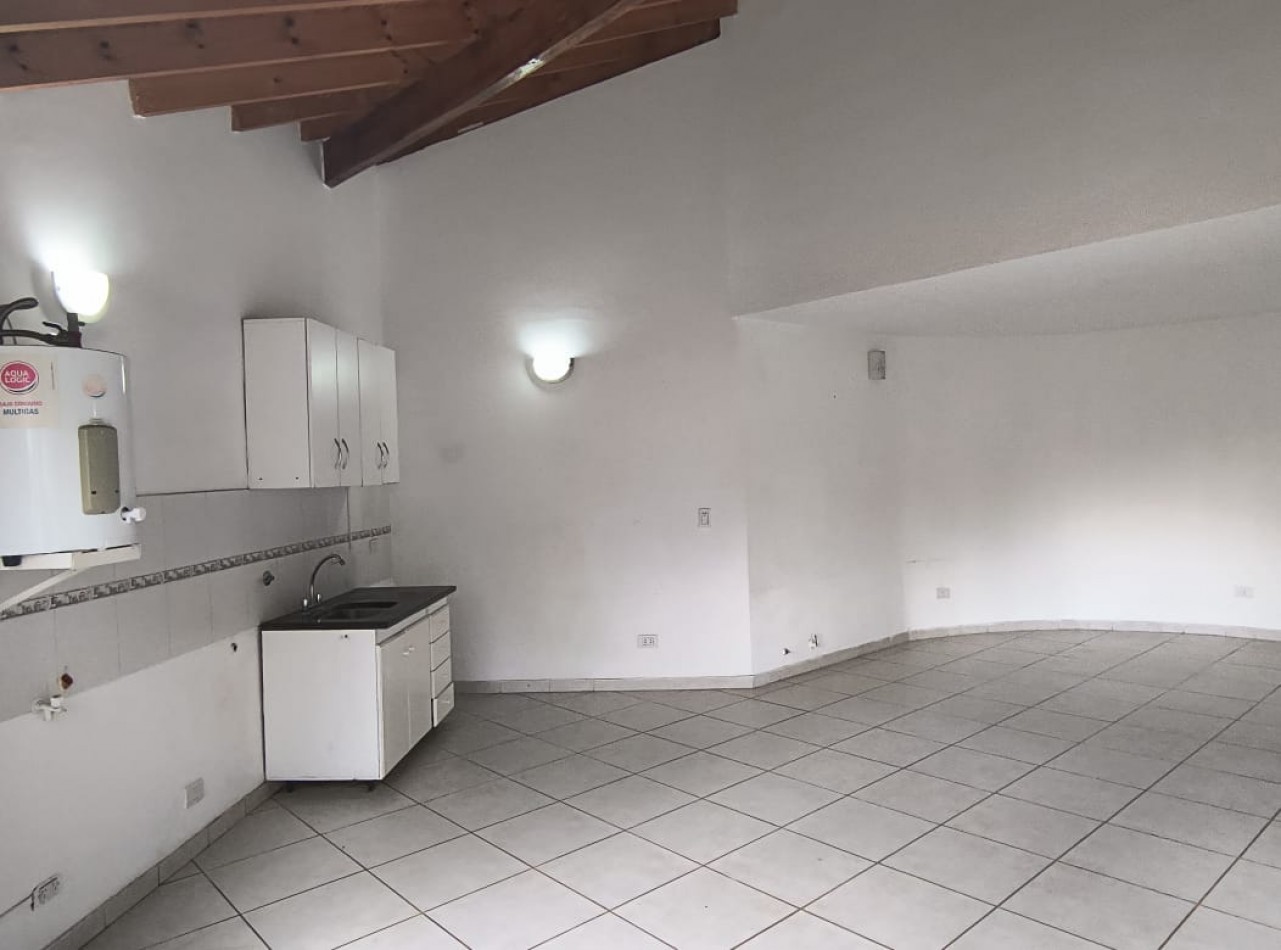 DEPARTAMENTO 3 AMB. AMPLIOS C/BALCON Y COCHERA (COMPLEJO CERRADO)
